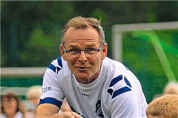 Da schau her: Thomas Mlodoch, Trainer des SV Hochlar 28, erlebte kuriose Tage rund um den Neun-Sekunden-Gegentreffer seines Teams.