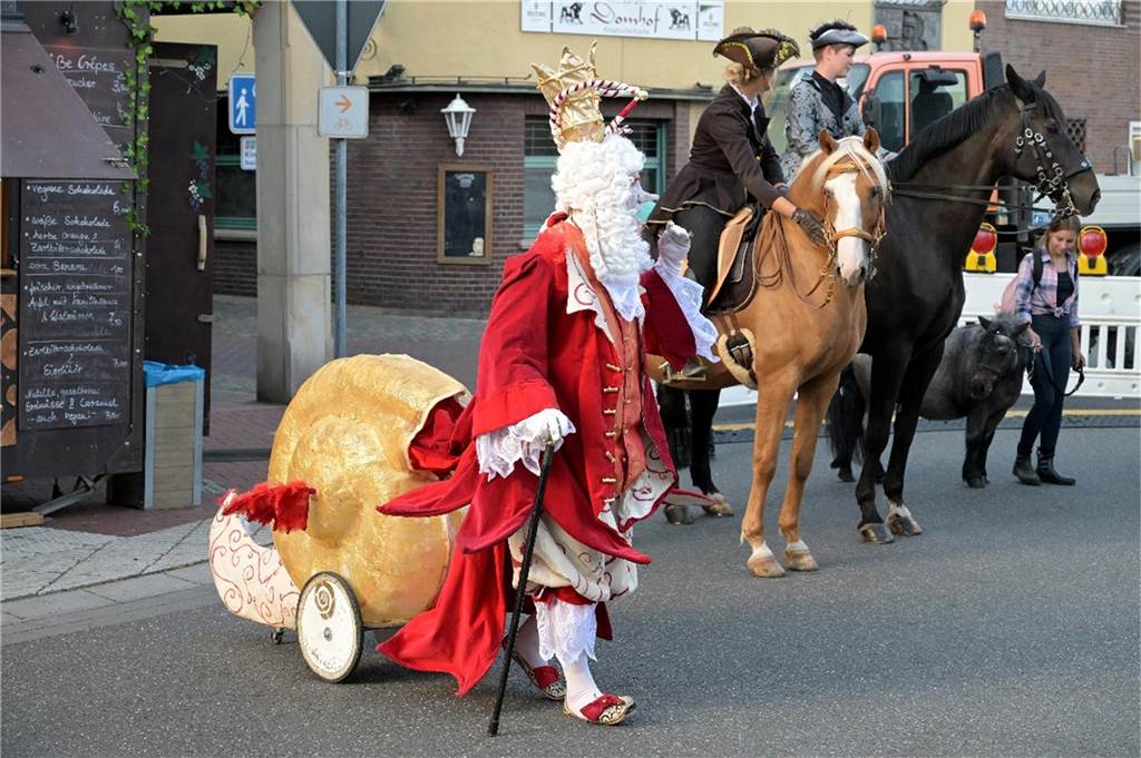 Barockfestival in Nordkirchen: Der Überblick zum „Ville du Baroque“ Da scheint selbst das linke Pferd zu staunen, was es beim Barockfestival alles zu sehen gibt.