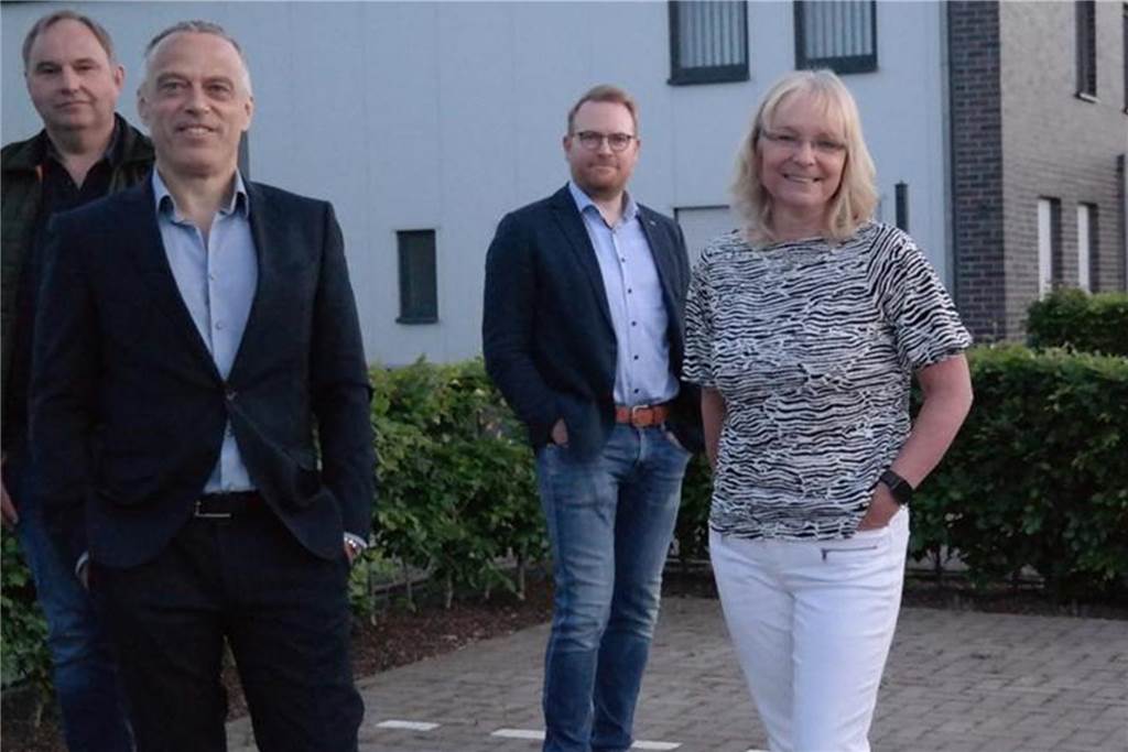 Beben im Dinkelbündnis: Zwei Ratsmitglieder werfen Brocken hin Da war die DB-Welt noch in Ordnung: Im Mai 2020 stellte sich der neue Vorstand der Öffentlichkeit vor. Unter ihnen auch Tobias Neumann (2.v.r) und der Vorsitzende Prof. Dr. Berthold Wigger (2.v.l).