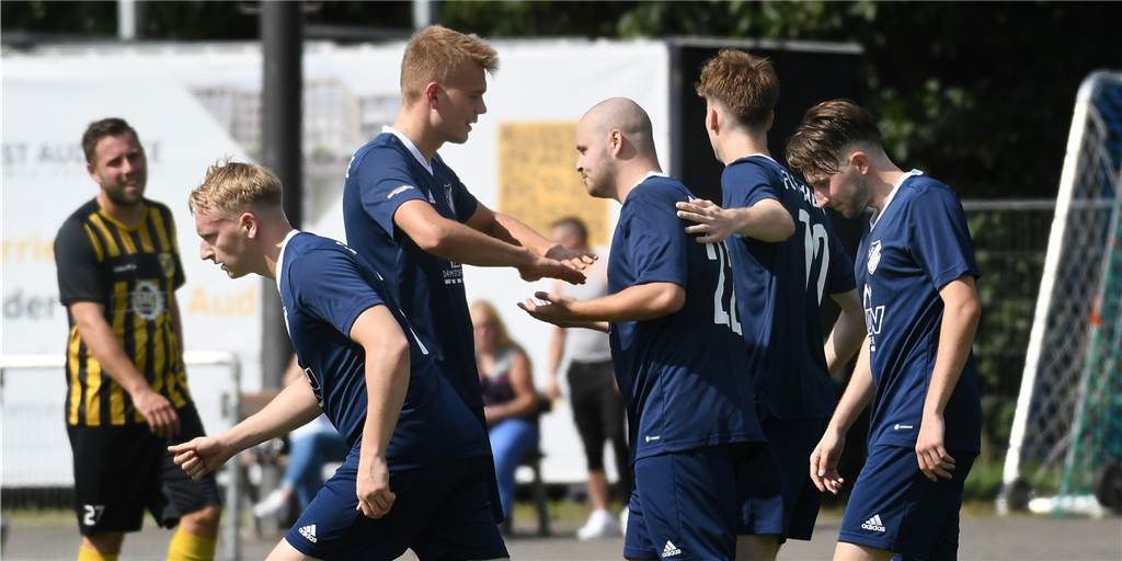 Unglaublich: 4:0-Führung reicht FC Frohlinde II nicht zum Sieg Da war die Frohlinder Welt noch in Ordnung. Der FCF II schoss eine 4:0-Führung gegen den RSV Holthausen heraus, kam aber nur zu einem 4:4.