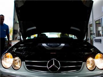 Daimler will Millionen Dieselfahrzeuge nachrüsten. Foto: Julian Stratenschulte/Symbolbild