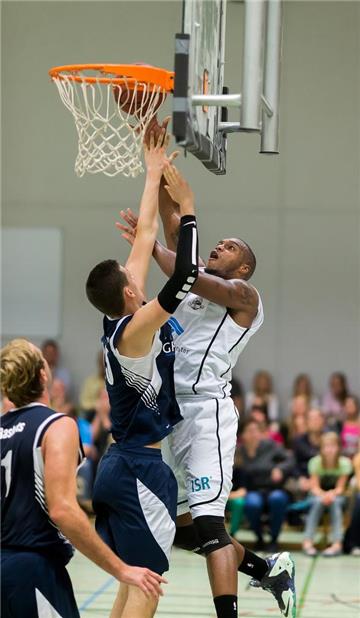 Dallis Johnson (r.) steht mit dem UBC vor einer schweren Aufgabe bei den Kölner RheinStars, die punktgleich mit Spitzenreiter Münster auf dem zweiten Platz lauern.