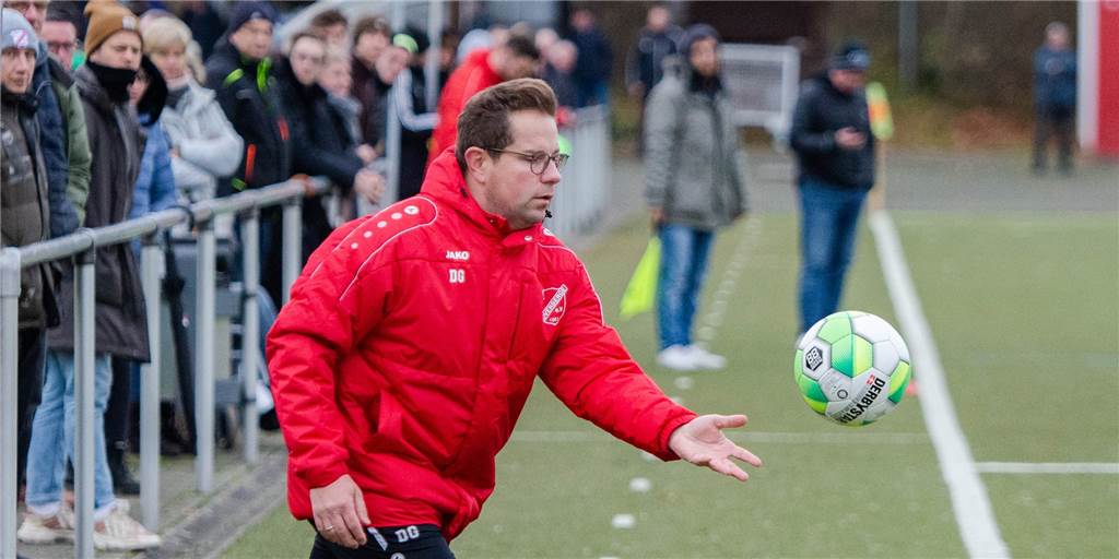 FCO-Sportchef Glombik verschärft nach unruhiger Woche die Trainersuche, kann aber nicht zaubern Damian Glombik braucht dringend einen neuen Trainer für den FC Overberge.