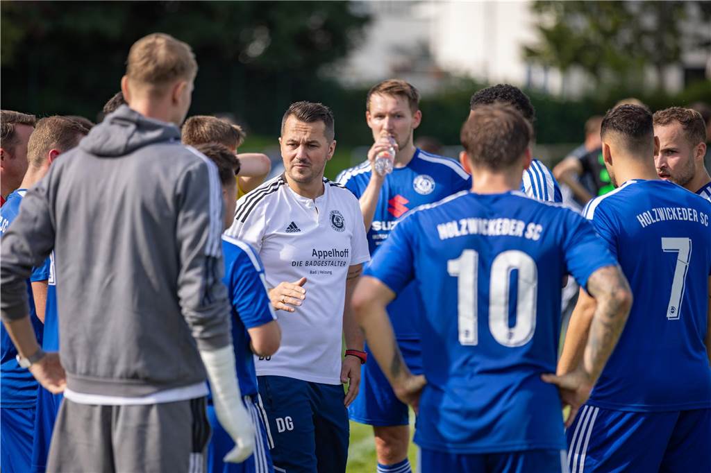 Holzwickeder SC erhält die Quittung für Chancenwucher Damian Grauer blieb im zweiten Heimspiel glücklos: Nachdem der HSC vor zwei Wochen noch spät gegen Obersprockhövel mit 4:3 gewann, gab es dieses Mal in der Nachspielzeit den Knock-out.