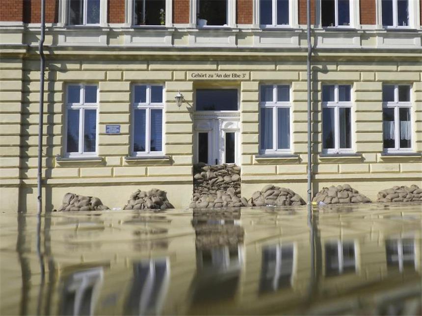 Kabinett stellt Weichen für Fluthilfe Damit die Milliarden-Hilfe für die Opfer des Juni-Hochwassers rasch ausgezahlt werden kann, verabschiedet das Kabinett eine neue Verordnung. Foto: Pauline Willrodt/Archiv