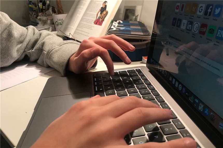 Friedrich-Kayser-Schule bekommt Anschluss an „Daten-Autobahn“ Damit es mit der Datenübertraung schneller klappt: Mit dem Anschluss ans Gigabitnetz können demnächst auch die Schwerter Grundschulen digital durchstarten.