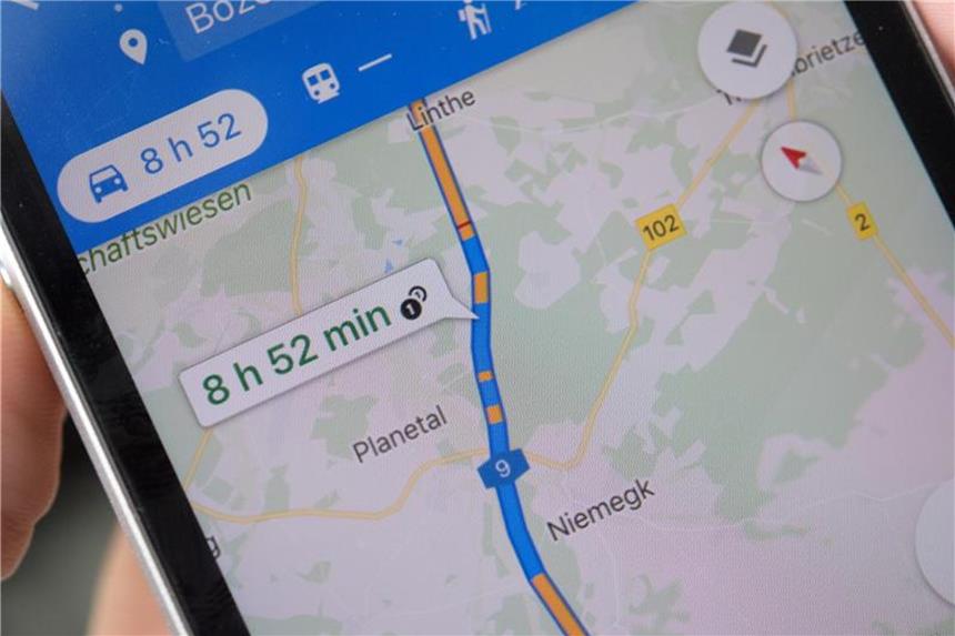 Google Maps Go für schwächere Smartphones Damit man unterwegs immer weiß, wo es langgeht: Google Maps Go ist klein und schnell. Foto: Andrea Warnecke