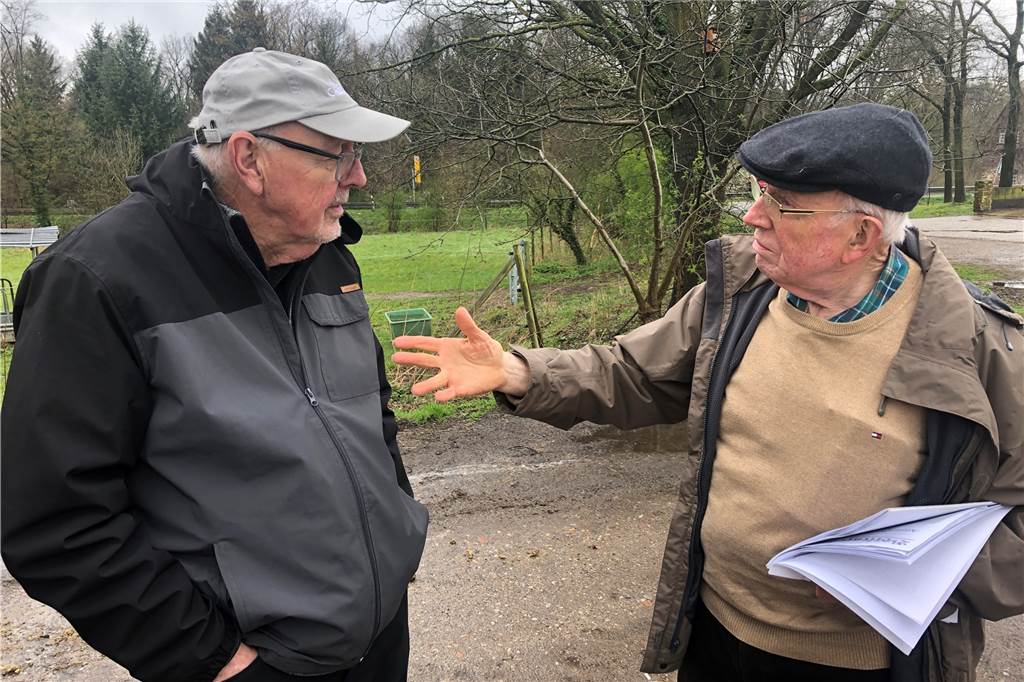 Absturz in Dorsten: Drei Wunder retten William Corson das Leben (mit Video) Dan Corson war dankbar für die Erklärung von Richard Sühling, der die Geschichte vom Absturz seines Vaters rekonstruierte.