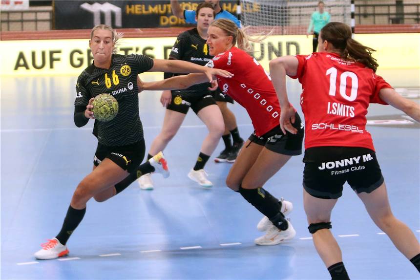 BVB-Handballerinnen wieder vor Fans – der Gegner machte mit Corona-Fällen Schlagzeilen Dana Bleckmann und der BVB Treffen auf Oldenburg.