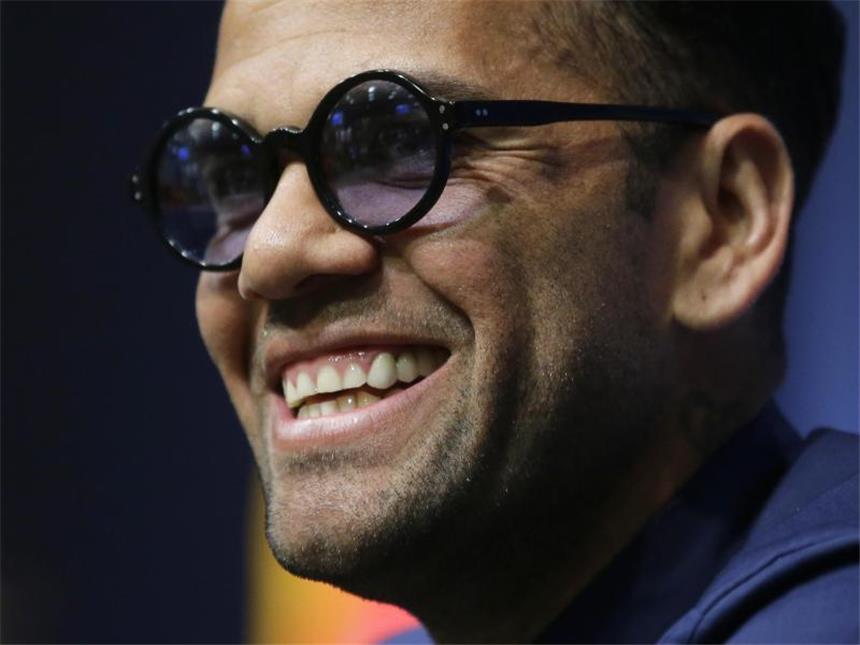 Dani Alves wechselt von Juve nach Paris Dani Alves verteidigt künftig für Paris St. Germain. Foto: Manu Fernandez