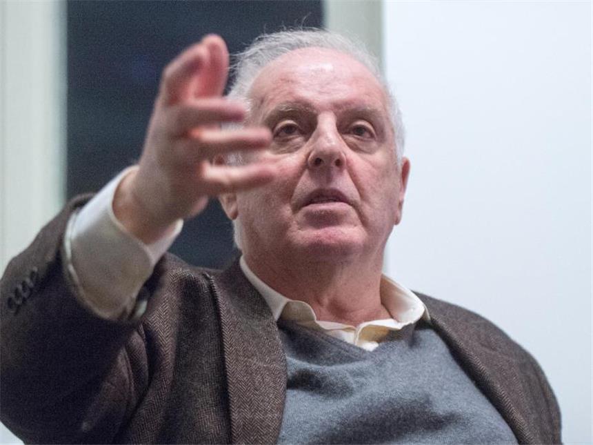Dabiel Barenboim: Buhrufe sind primitiv Daniel Barenboim hält nicht viel von Buhrufen. Foto: Maurizio Gambarini
