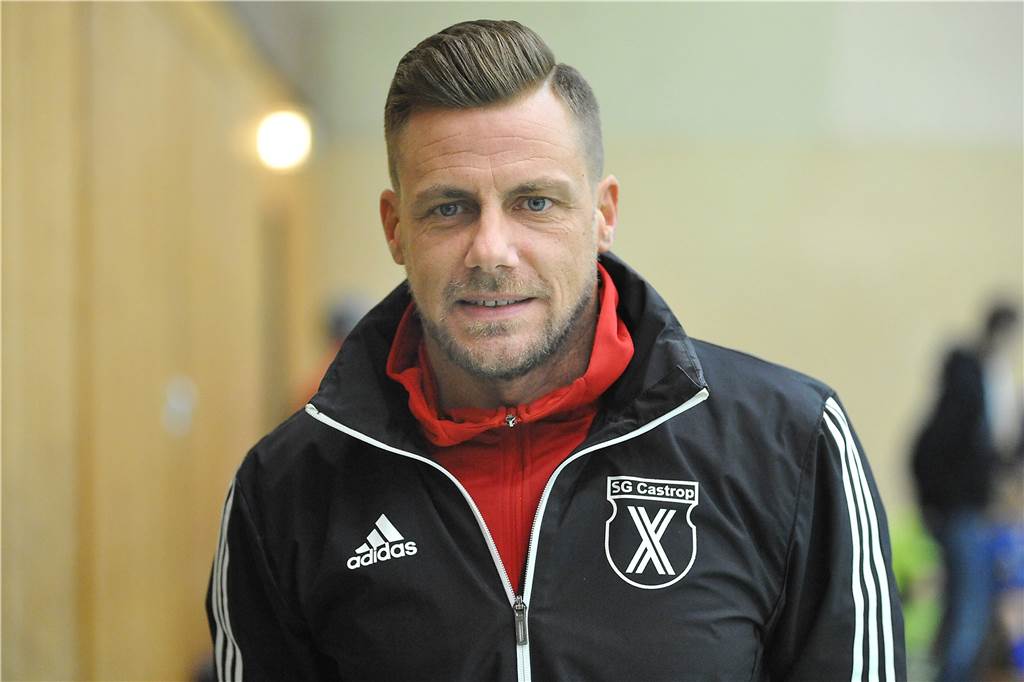 Club aus Nachbarstadt schnappt sich drei Castrop-Rauxeler Nachwuchs-Trainer Daniel Bedürftig geht als Trainer von der SG Castrop zum VfB Waltrop.