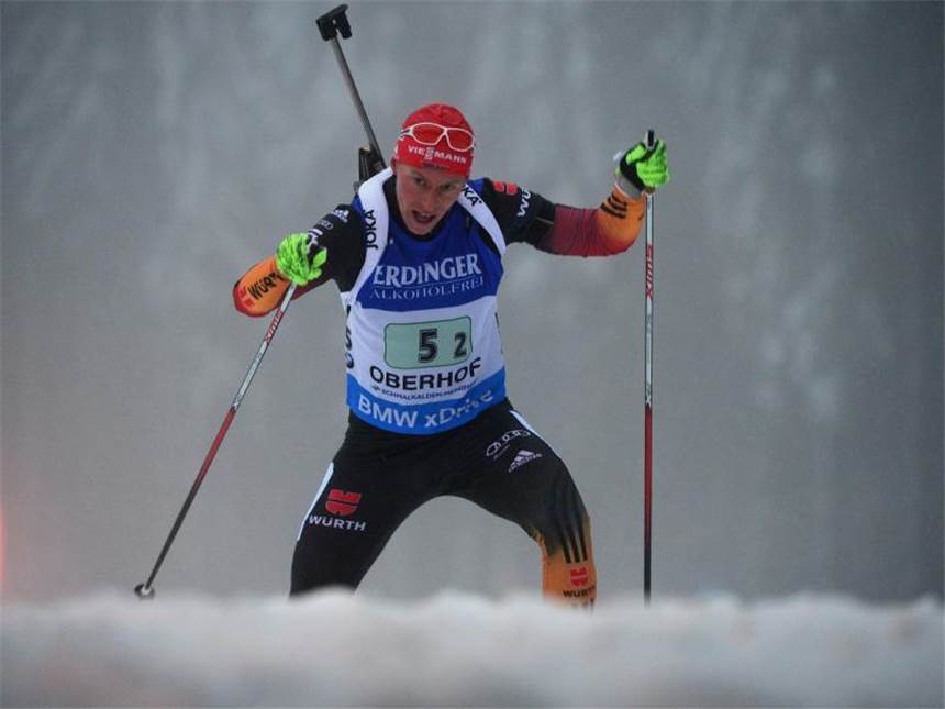 Biathleten mit Kritik an neuer Henkelschleife Daniel Böhm ärgert sich über die Henkelschleife. Foto: Hendrik Schmidt