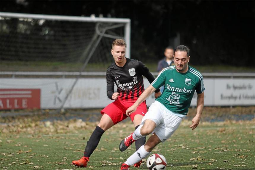 FC Nordkirchen will Hannibal am Schloss stürzen Daniel Eroglu (r.) fehlt dem FCN am Sonntag.