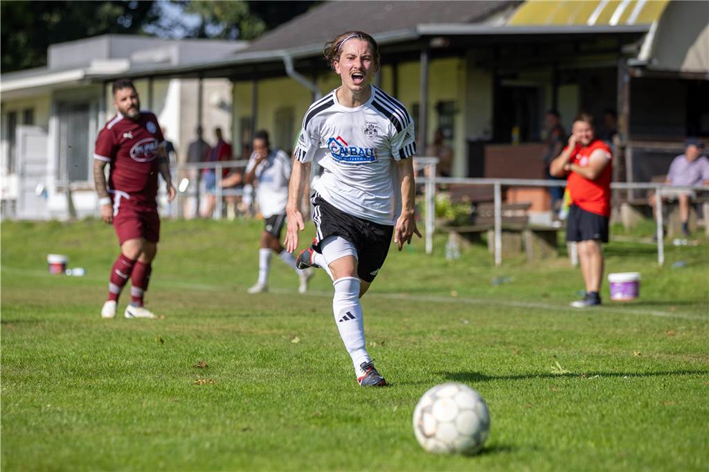Saisonstart der Unnaer Fußballteams mit Schulnote: Bei 3 Teams ist die Versetzung gefährdet Daniel Fröse und der SV Afferde müssen in dieser Saison auch mit Rückschlägen umgehen.
