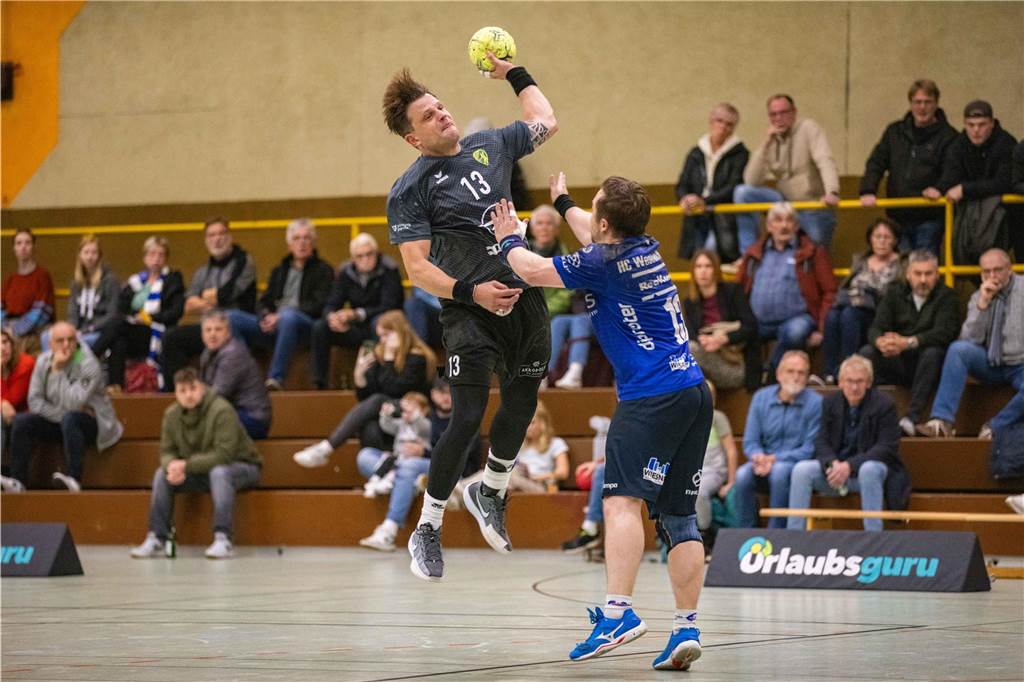 Erfolgsserie fortgesetzt! Unna Massen pflügt durch die Verbandsliga Daniel Lichte (am Ball) gelangen am Samstag zehn Tore für die SGH Unna Massen.