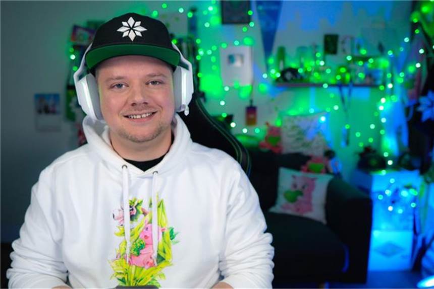 Warum Menschen anderen beim Online-Spielen zuschauen Daniel Reutter bespielt auf dem Youtube-Kanal «SimFans.de» das Simulationsspiel «Die Sims».