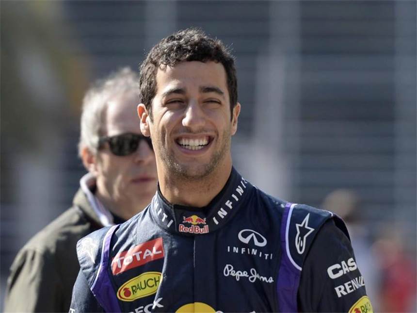 Erst Ricciardo, dann Vettel in Bahrain am Steuer Daniel Ricciardo soll anstelle des Weltmeisters ans Steuer . Foto: Mazen Mahdi
