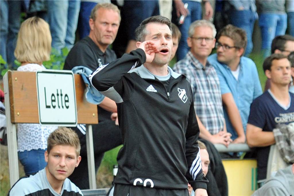 TuS Wüllen ersetzt Uwe Stampfer durch einen Spielertrainer Daniel Tatti kehrt bis Saisonende als Co-Trainer zurück zum TuS.