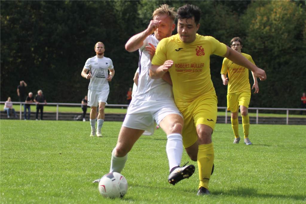 Daniel von der Ley ist beim FC Nordkirchen in Torlaune: „Habe den Anspruch, zweistellig zu treffen“ Daniel von der Ley (l.) erzielte bisher drei Saisontreffer.
