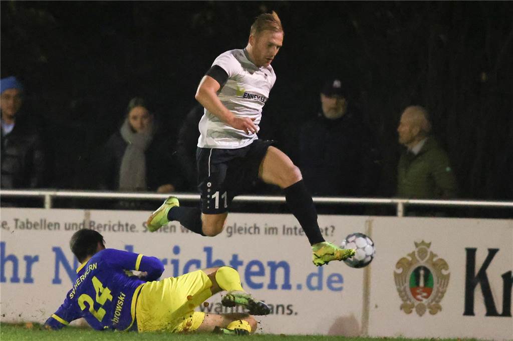 Für Leistungsträger des FC Nordkirchen werden Einsätze schwieriger Daniel von der Ley (r.) spielt zumeist als Linksverteidiger beim FC Nordkirchen.