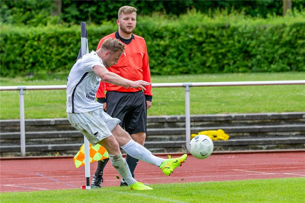FC Nordkirchen feiert Premierensieg, „tollen Abschluss“ und die Meisterschaft Daniel von der Ley und der FC Nordkirchen gewannen das letzte Saison-Heimspiel gegen den FC Castrop-Rauxel mit 2:0.