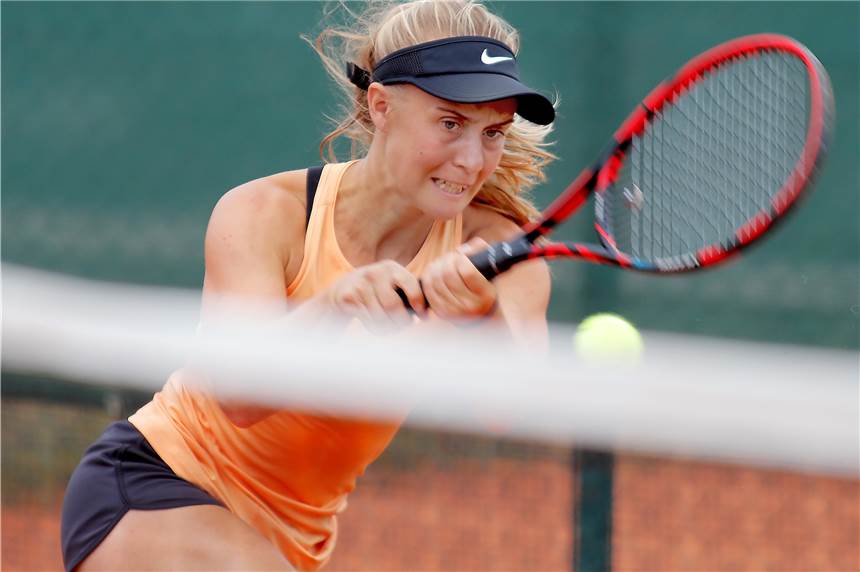 Viele Fotos: Dortmunder Stadtmeisterin spaziert zum Titel - mehr Spannung bei den Herren Daniela Ciobanu vom TC Eintracht, beherrschte die Damen-Konkurrenz.