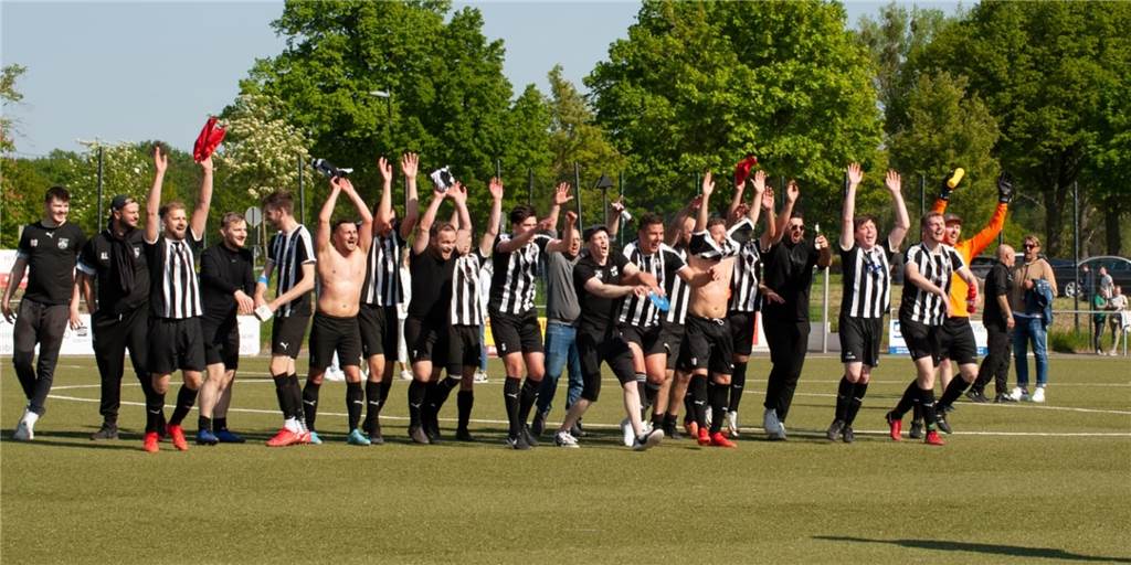 Spritziger Aufstieg im Video: „B&B“ ballern SV Afferde in die B-Kreisliga Dank an die Fans: Der SV Afferde steht nach dem 6:0 in Overberge als erster Aufsteiger in die Kreisliga B fest.