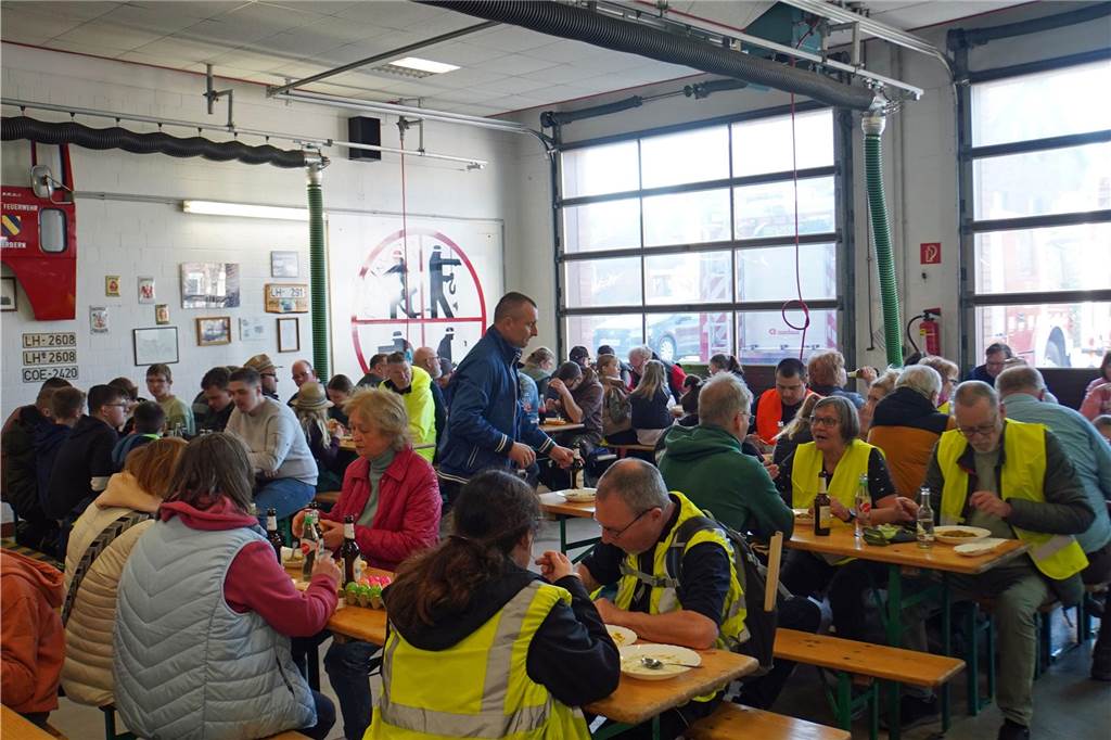 Dank an die Helferinnen und Helfer der Müllsammelaktion im Feuerwehrgerätehaus Herbern.