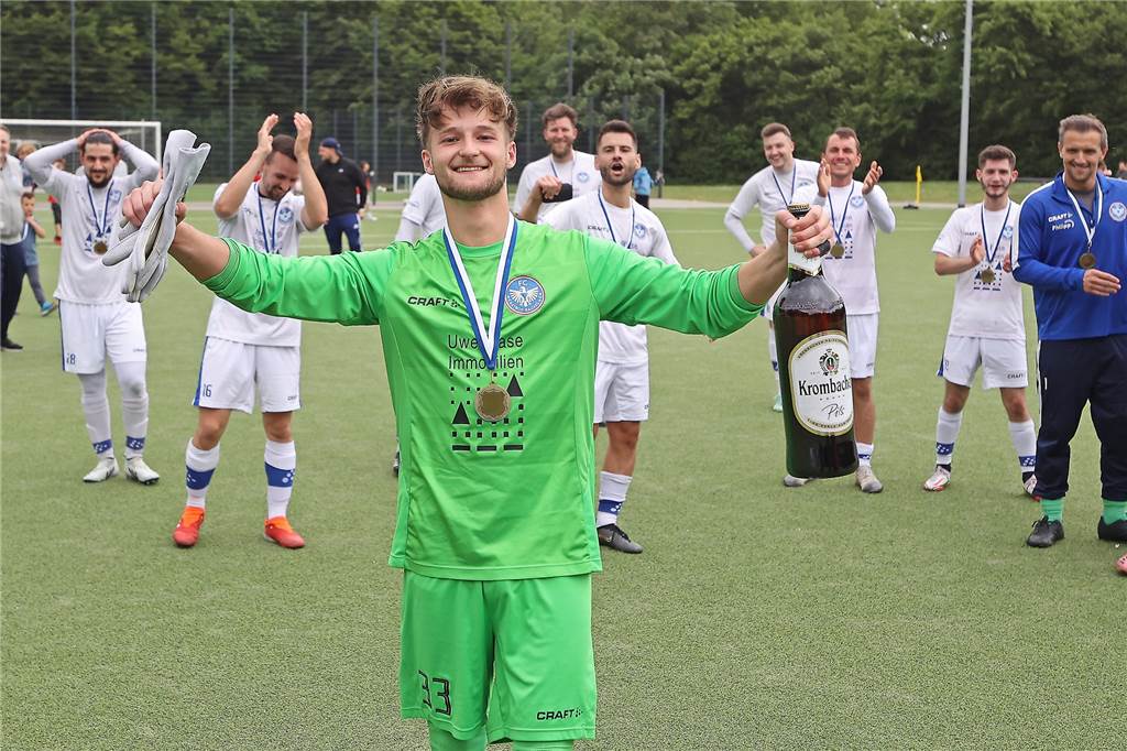 Abgang kurz vor Abmeldeschluss: FC Castrop-Rauxel muss Torhüter finden Dank der Paraden von Keeper Nico Schäfer gewannen die Bezirksliga-Fußballer des FC Castrop-Rauxel das Kreispokal-Endspiel beim Landesligisten Firtinaspor Herne in Wanne vor 450 Zuschauern mit 3:0 (1:0). Jetzt geht Schäfer zu RW Türkspor Herne.