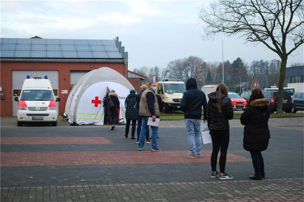 Angebot kurz vor Weihnachten: Impfen beim DRK-Ortsverein Dank der Terminvergabe hielten sich die Schlangen bei den bisherigen Impfterminen beim Ortsverein in Grenzen.