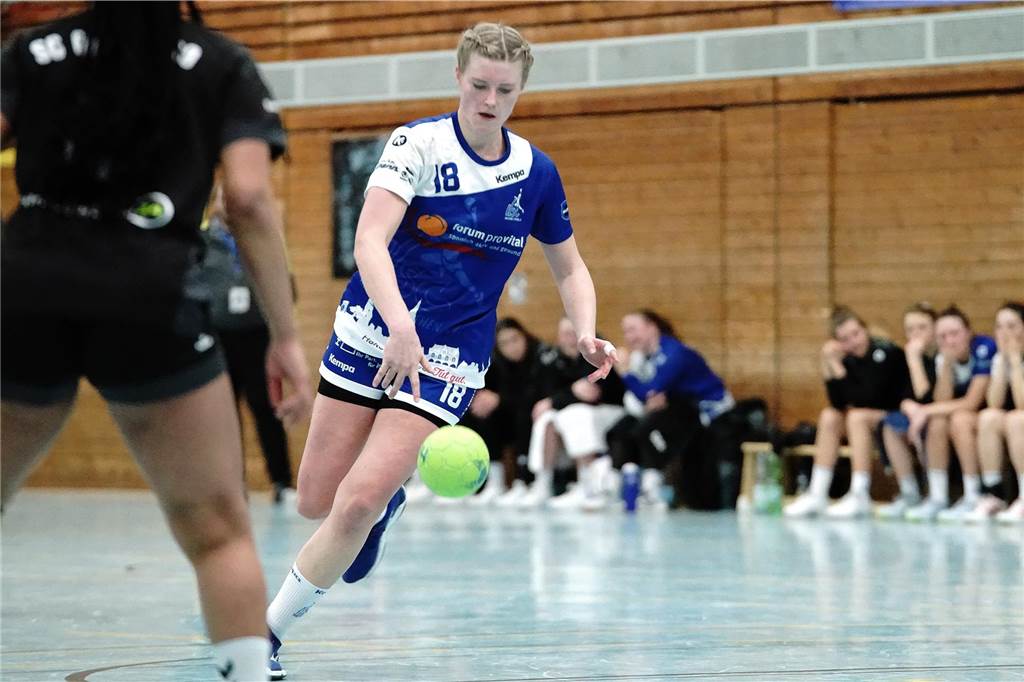 Dank einer starken zweiten Halbzeit mit nur noch vier Gegentoren setzten sich die Damen des HSC Haltern-Sythen deutlich mit 33:14 gegen den SC Greven durch.