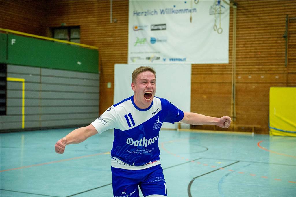 Dank eines 27:10-Sieges gegen die HSG Rauxel-Schwerin III sind die Herren III des HSC Haltern-Sythen nicht mehr von einem der beiden Aufstiegsplätze in der 2. Kreisklasse zu verdrängen. Der Jubel nach dem Spiel war groß.
