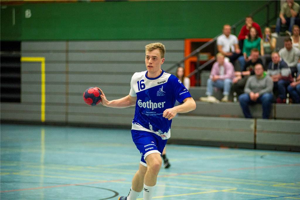 Dank eines 27:10-Sieges gegen die HSG Rauxel-Schwerin III sind die Herren III des HSC Haltern-Sythen nicht mehr von einem der beiden Aufstiegsplätze in der 2. Kreisklasse zu verdrängen. Der Jubel nach dem Spiel war groß.