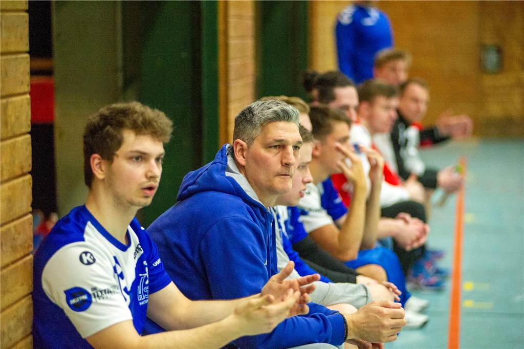 Dank eines 27:10-Sieges gegen die HSG Rauxel-Schwerin III sind die Herren III des HSC Haltern-Sythen nicht mehr von einem der beiden Aufstiegsplätze in der 2. Kreisklasse zu verdrängen. Der Jubel nach dem Spiel war groß.