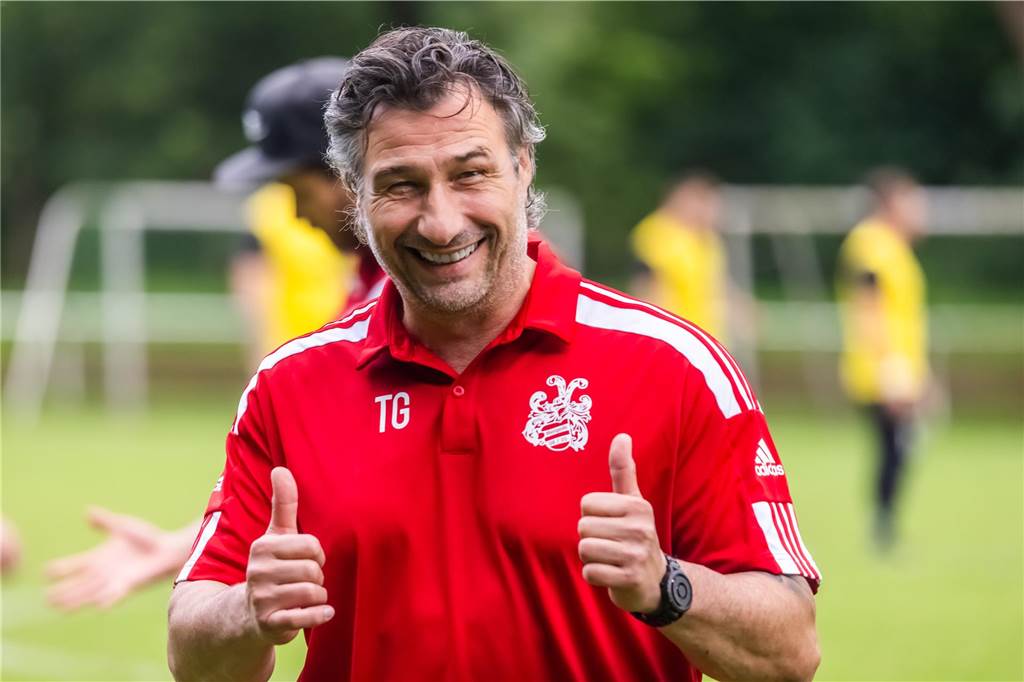 Dramatisches Saisonfinale in der Bezirksliga: Die Chronologie des letzten Spieltags Dank Schützenhilfe aus Castrop-Rauxel hielten auch Thomas Gerner und Mengede 08/20 die Klasse.