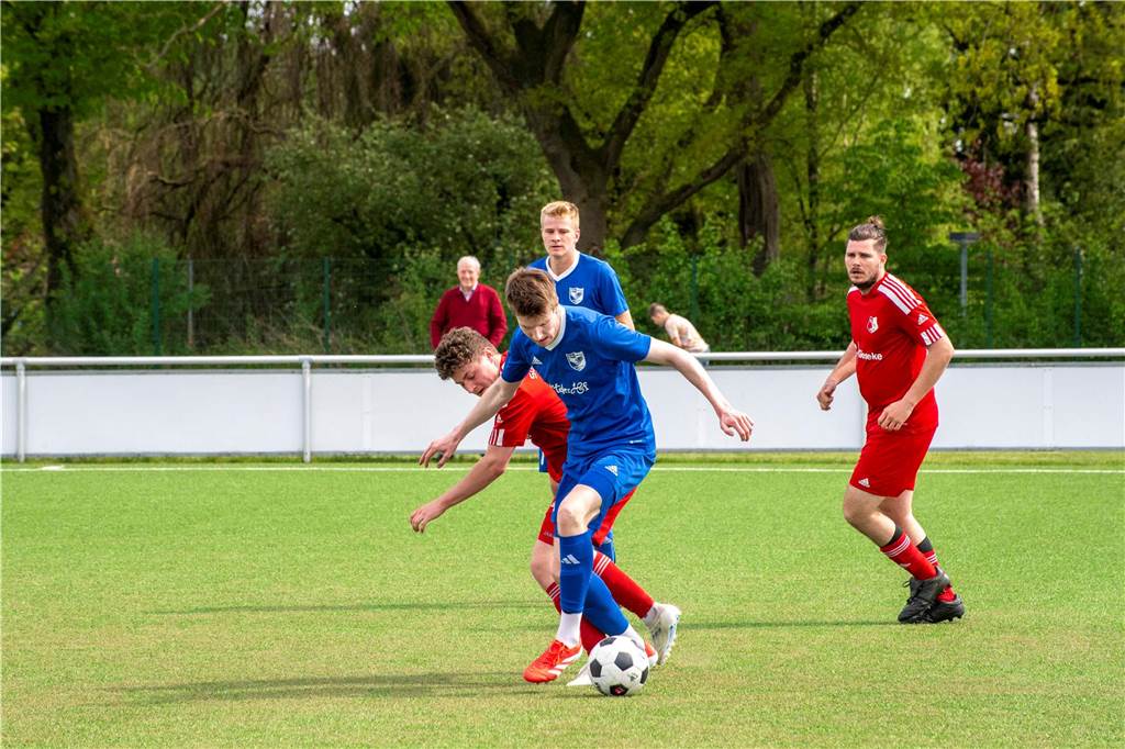 Dank zwei ganz später Tore in der Nachspielzeit sicherte sich BW Lavesum gegen SuS Hochmoor doch noch einen Punkt. Endstand: 3:3.