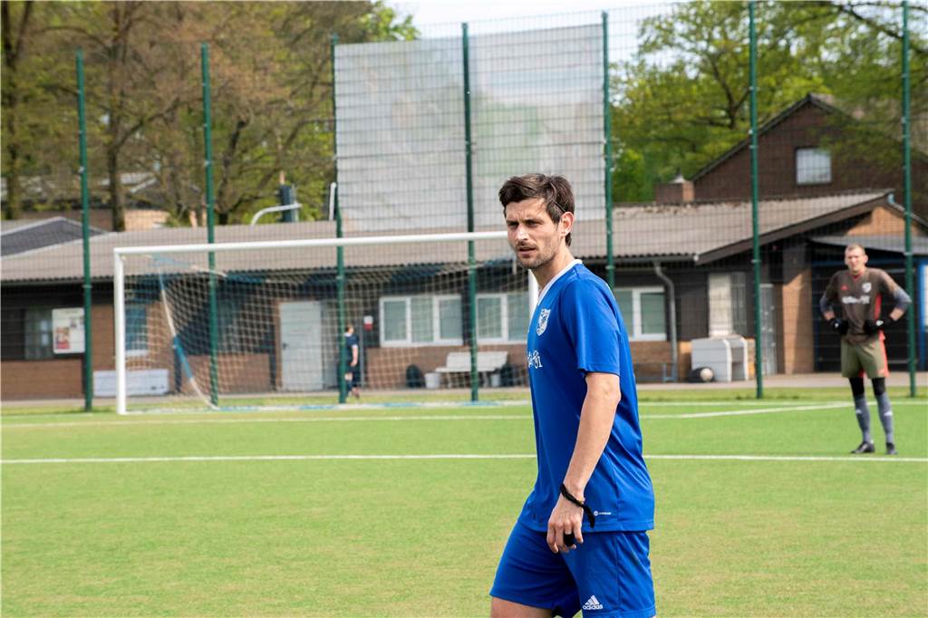 Dank zwei ganz später Tore in der Nachspielzeit sicherte sich BW Lavesum gegen SuS Hochmoor doch noch einen Punkt. Endstand: 3:3.