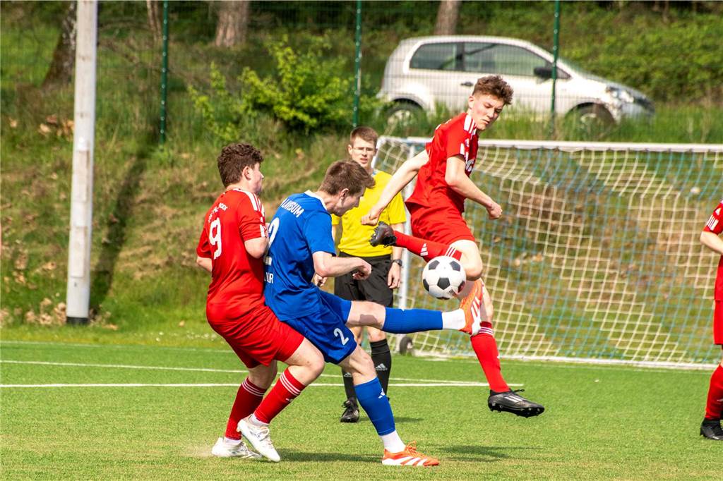 Dank zwei ganz später Tore in der Nachspielzeit sicherte sich BW Lavesum gegen SuS Hochmoor doch noch einen Punkt. Endstand: 3:3.