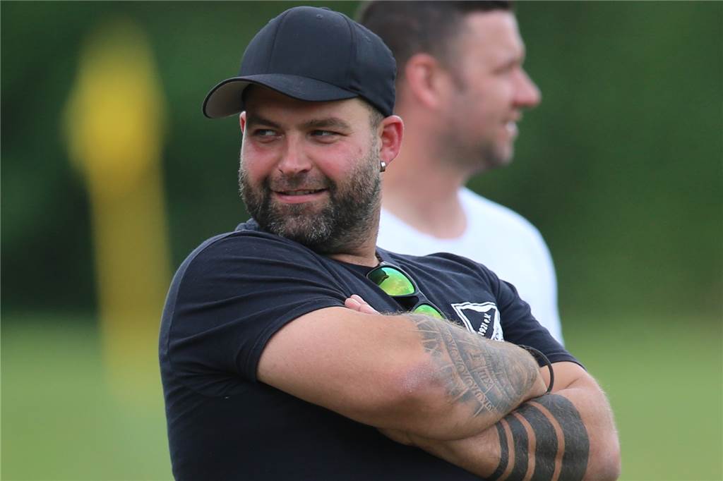 Castrop-Rauxeler Trainer meint: Testerei ist für Spieler unzumutbar! Danny Jordan, Trainer von Victoria Habinghorst