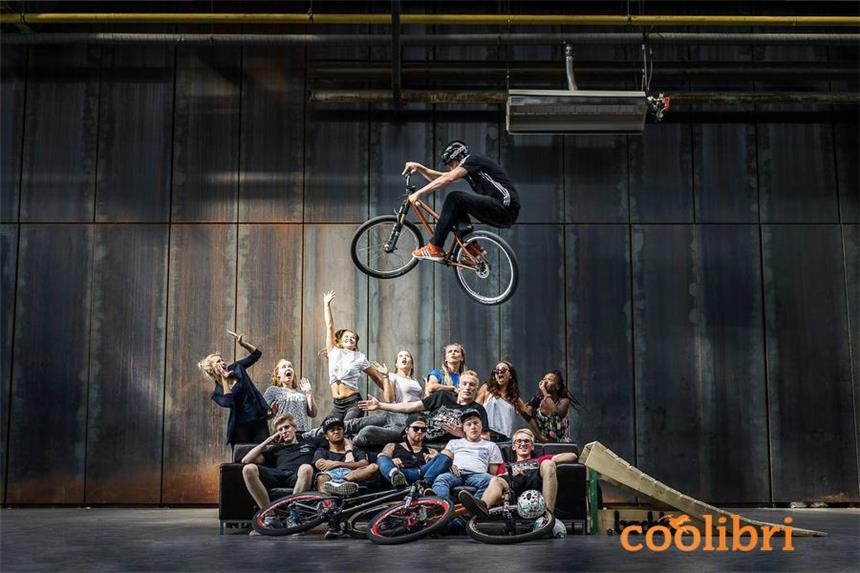 Endlich Wochenende: Alles anders machen Darauf flieg ich ab: Die Urbanatix machen in ihrer Show große Sprünge.