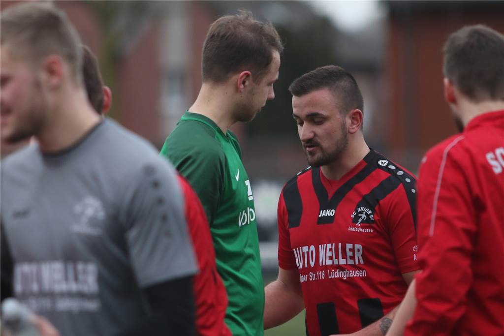 SuS Olfen stellt drei Neuzugänge vor - einer kommt vom FC Nordkirchen Darius Brüggemann und Leon Westrup (r.) - kommende Saison spielen beide gemeinsam in Olfen.