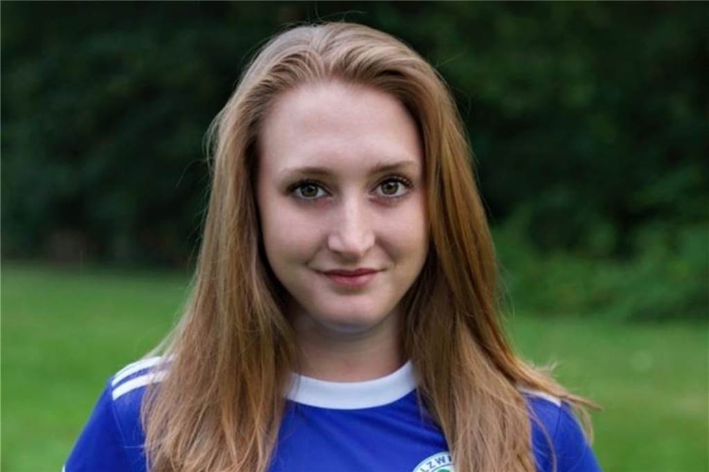 Wie früher im DSF: Fußballerinnen ziehen Lkw, um sich fit zu machen Darleen Kramer ist die zweite Kapitänin der Damenmannschaft des Holzwickeder SC.