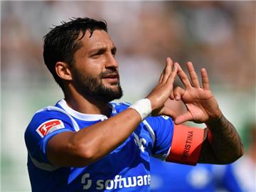 Darmstadts Kapitän Aytac Sulu freut sich über seinen wichtigen Führungstreffer beim 1:0 Sieg gegen Greuther Fürth. Foto: Boris Roessler