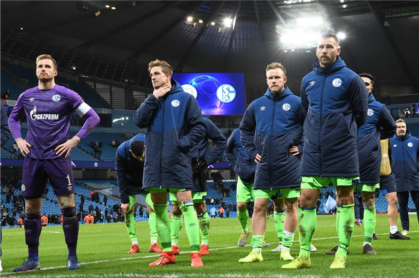 Rekorde und Mahnungen Das 0:7 in Manchester war Schalkes letztes Champions-League-Spiel für mindestens eine Saison. Die Enttäuschung bei den Spielern war groß.