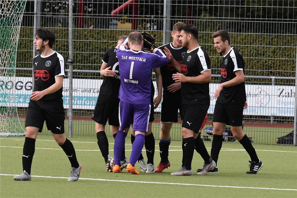 Westfalia Wethmar stürzt den Tabellenführer – Sonnen schnürt Doppelpack Das 2:0 fiel inmitten einer Drangphase des VfR Sölde in der zweiten Halbzeit.
