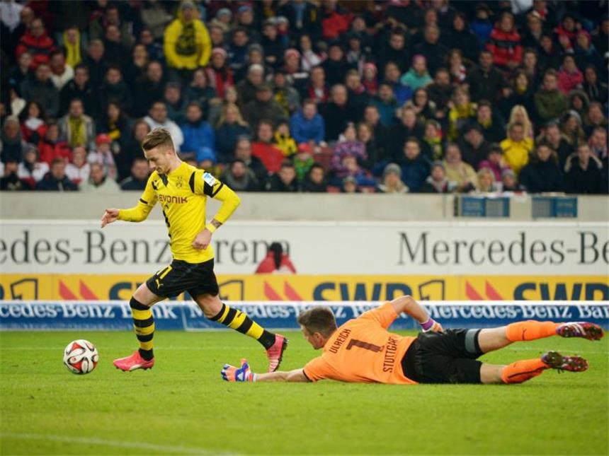 Dortmund gewinnt beim Tabellenschlusslicht VfB Das 3:1 von Reus scheint bloße Dreingabe, ist aber drei Punkte wert: Der VfB schafft in der Nachspielzeit noch den Anschluss. Foto: Marijan Murat