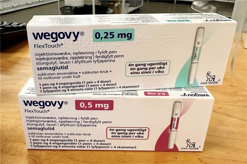 Hype um neue Abnehm-Spritze - Apotheker: „Katastrophe für Diabetiker“ Das Abnehmmittel „Wegovy“ des Pharmakonzerns Novo Nordisk darf ab sofort von Ärzten in Deutschland verschrieben werden. Dortmunder Apotheker können es aktuell aber noch nicht bestellen.