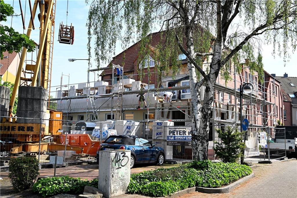 Chirurgie Lünen baut an: Mehr Platz und kürzere Wartezeiten für Patienten Das Ärztehaus an der Konrad-Adenauer-Straße 50, in dem auch die Chirurgie Lünen zu finden ist, bekommt einen Anbau.