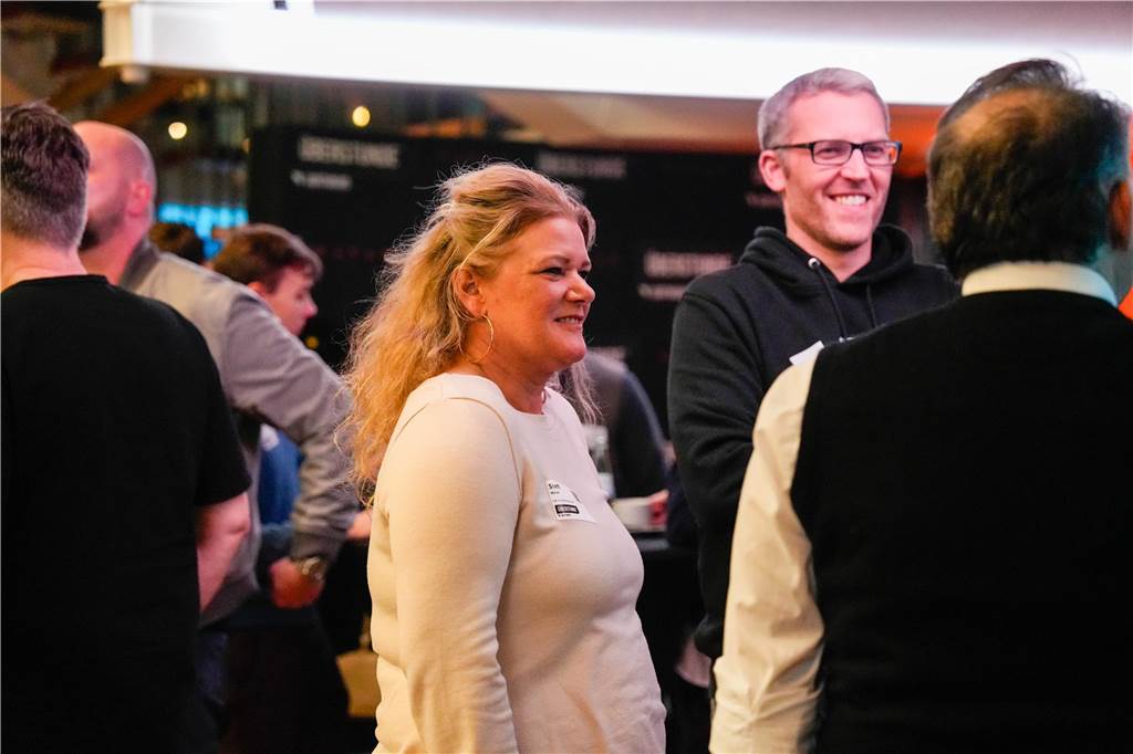 Das Afterwork-Event „Überstunde“ fand am Donnerstag (23.1.) in Toyka’s Bistro & Café, dem „Herzstück des größten Sportvereins Dortmunds – dem TSC Eintracht Dortmund“, wie es die Veranstalter formulieren, statt.